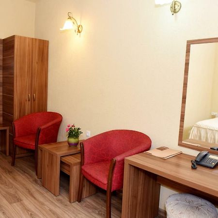 Hotel Gema Braşov Exteriör bild
