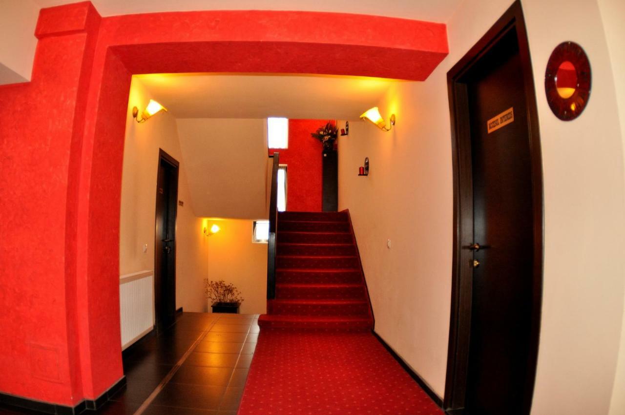 Hotel Gema Braşov Exteriör bild