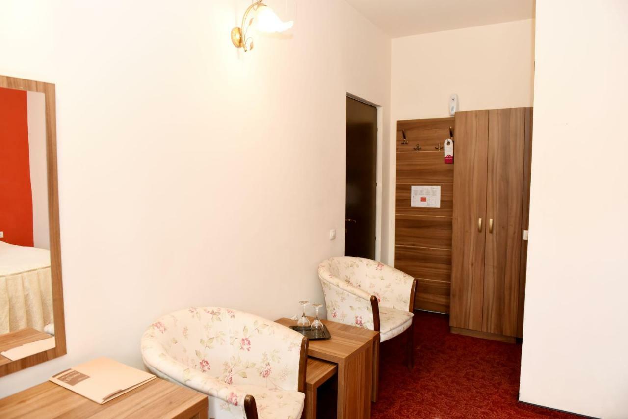 Hotel Gema Braşov Exteriör bild